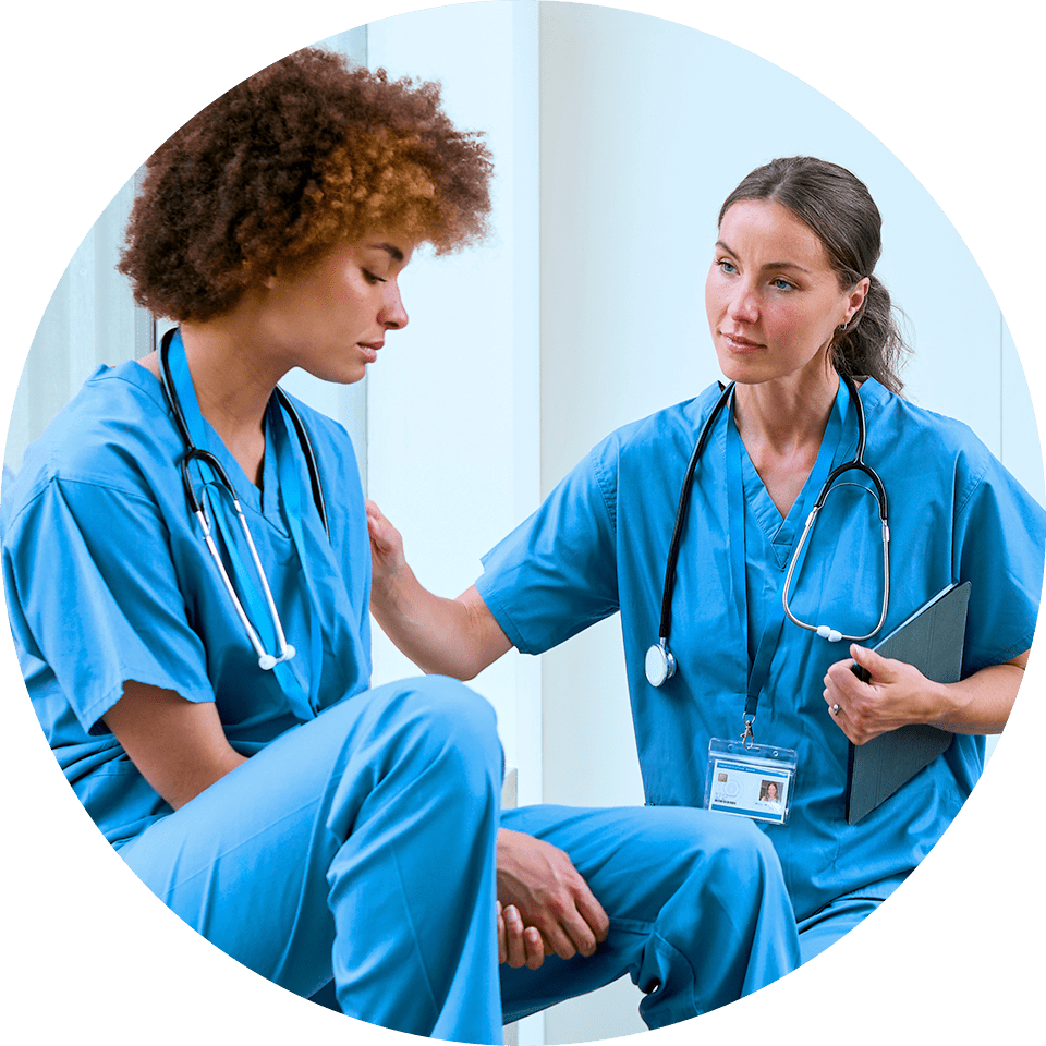 circle-nurse-leader-consoling-min